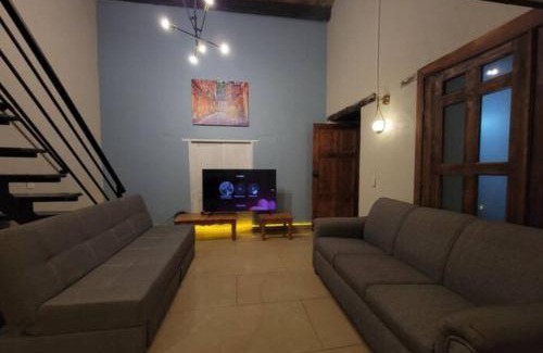 De Mexicanos Apartment | loft 2 blocks from the cathedral
