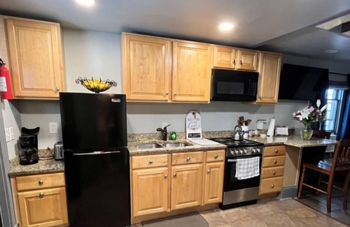 Brunswick Apartment | Loft Apt Just off C&O near Harpers Ferry, AT, train to DC, & Frederick