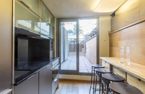 la Vila de Gracia Apartment | Loft near the Sagrada Familia 6 pax Pool & Terrace -WiFi free