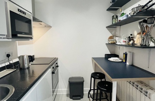 Leabridge Apartment | Loft style studio in the heart of Clapton, London