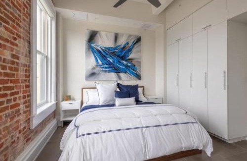 Downtown House | Lofty Blues at the Brent Lofts