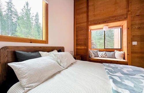 Truckee Apartment | Lofty Retreat, Condo in Northstar
