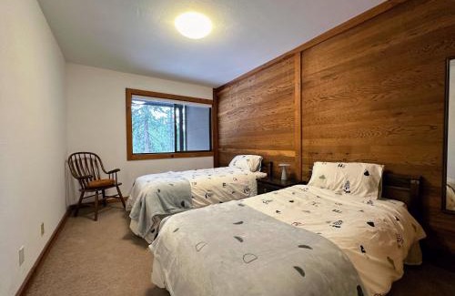 Truckee Apartment | Lofty Retreat, Condo in Northstar