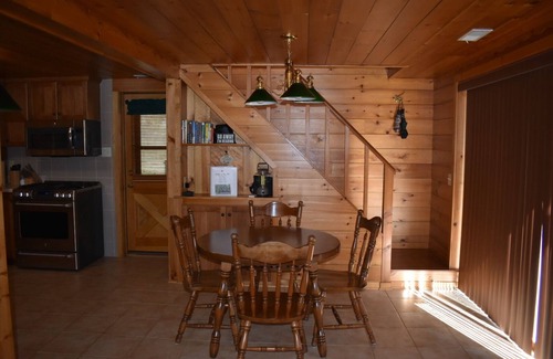 Lake Koshkonong Cabin | Log Cabin at Lake Koshkonong - “The Overlook”