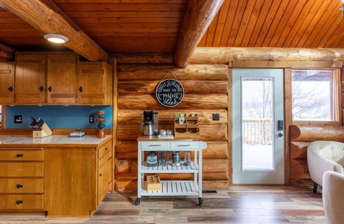 Pelican Rapids Cabin | Log Cabin at Moonlight Bay