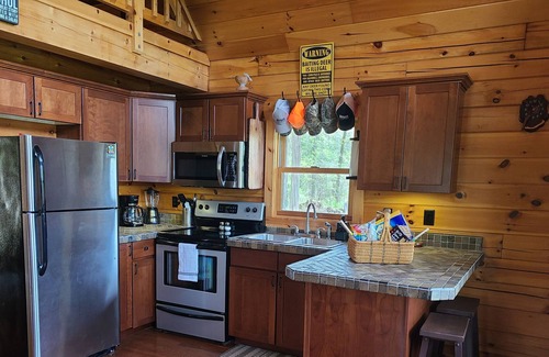 Trigg County Cabin | Log Cabin get away in Cadiz, KY area with multiple recreation areas near by.