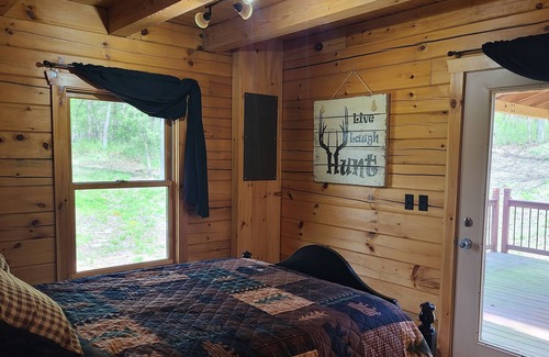 Trigg County Cabin | Log Cabin get away in Cadiz, KY area with multiple recreation areas near by.