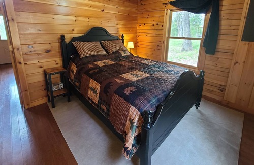 Trigg County Cabin | Log Cabin get away in Cadiz, KY area with multiple recreation areas near by.