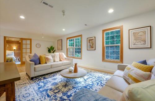 Redwood City House | Log-Cabin Home Retreat - Walk to Restaurants Trails Hiking & Biking