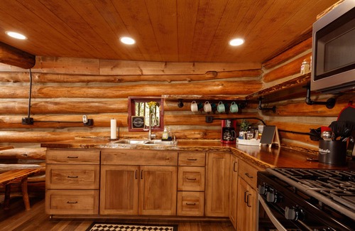 Walhonding Cabin | Log Cabin Hot Tub Getaway