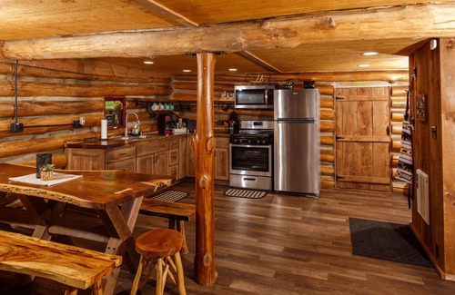 Walhonding Cabin | Log Cabin Hot Tub Getaway