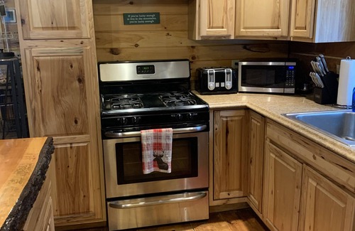 Rumney House | Log Cabin in the Woods