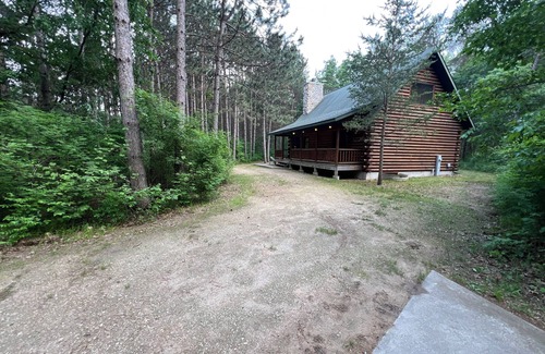 Babcock Cabin | Log Cabin Near Lakes & Trails – Fireplace, Fire Pit, Patio & Games for All
