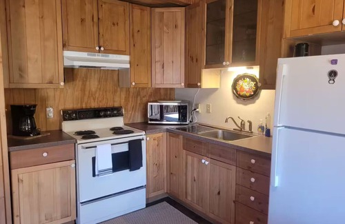 Goodsprings House | Log Cabin near Las Vegas ~ West Bungalow