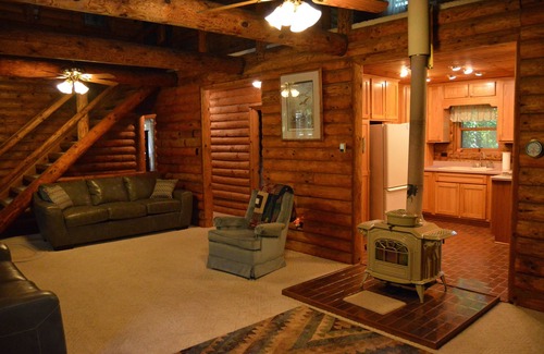 Marseilles Cabin | Log cabin on 25 acres