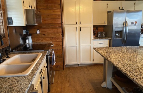 Lake Oconee Cabin | Log Cabin on 5 acre pond - fishing and wildlife paradise!