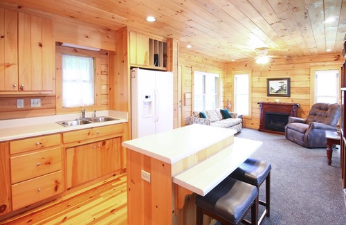 Sequatchie Cabin | Log Cabin on Spectacular Mountain Waterfall
