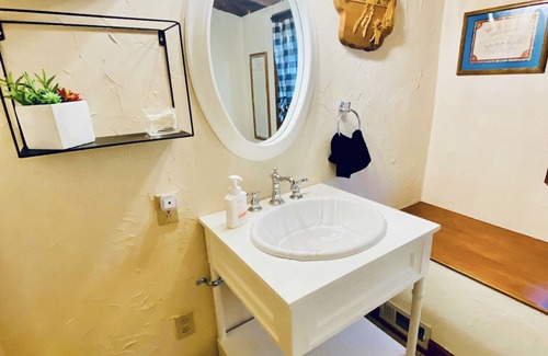 Augusta Cabin | Log Cabin On The Bluff