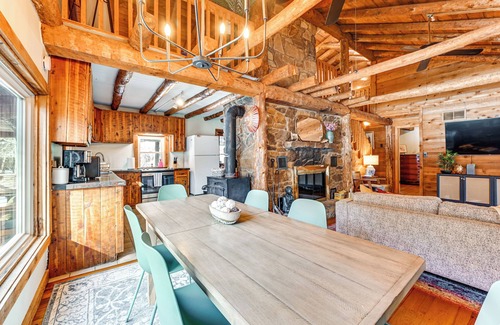 Maple Mount Cabin | Log Cabin Retreat in Kentucky: Fire Pit & Grill!