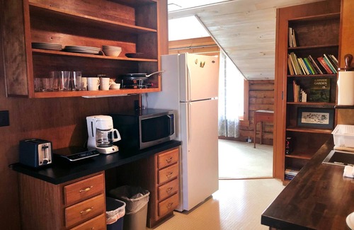 Cedar Mountain Apartment | Log Cabin Suite1-RideIn RideOut