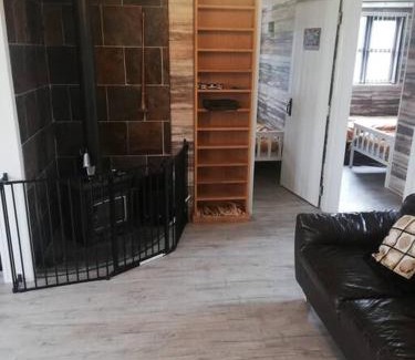 Haxey Other | Log cabin with secure garden