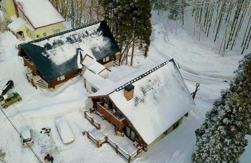 Shinano Bed & Breakfast | log Hotel kamloops