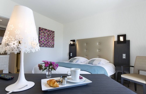 Luxeuil-les-Bains Hotel | LOGIS Beau-Site