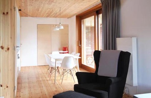 Loissin Apartment | Loi Black