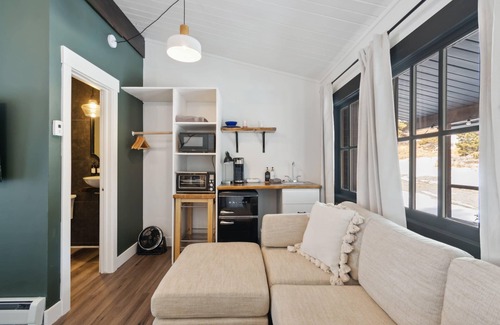 Allenspark Apartment | Long's Peak Summary: