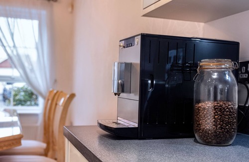 Peterborough House | ✅LONG STAYS 20% OFF-LARGE 4BED-PoolTable-Parking✅