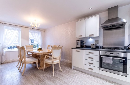 Peterborough House | ✅LONG STAYS 20% OFF-LARGE 4BED-PoolTable-Parking✅