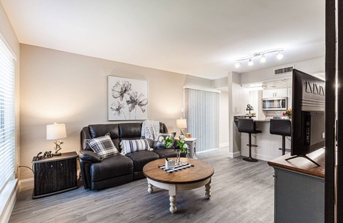 Ellendale Condo | Long-Term stays - East Memphis near Germantown