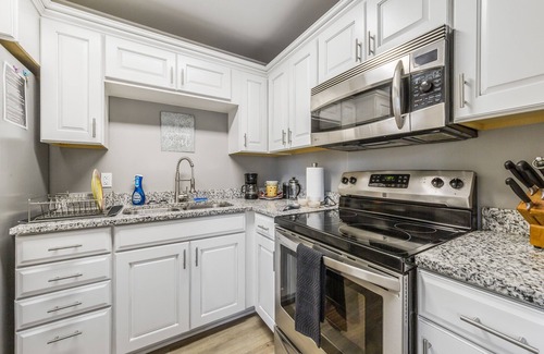 Breaux Bridge Apartment | LONG TERM STAYS, King Temperpidic, Breaux Bridge