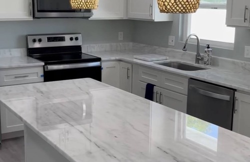 Longbeach Village House | Longboat Key beach house - 5 min walk to the beaches and top local restaurants