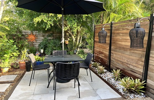 Whitney Beach Villa | Longboat Key North Shore, BEAUTIFUL PRIVATE BEACH 1.5 blocks away.