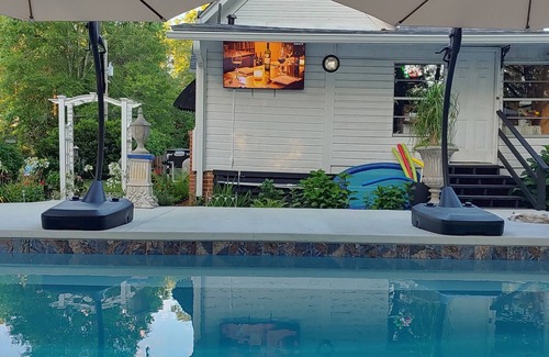 Sumrall Cottage | Longleaf Cottage Bed & Breakfast- Pet Friendly - Heated Pool - 41 Mile Bike Path