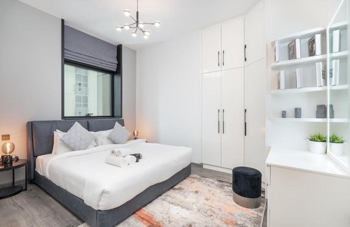 Trade Centre 1 Apartment | Look at me I'm cool & central