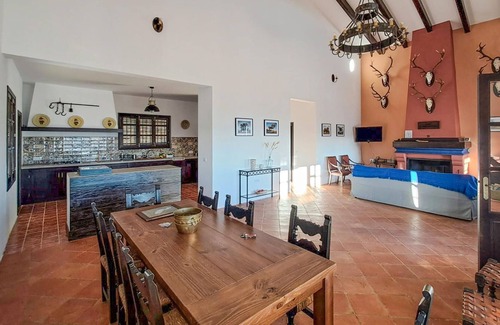 Penaflor House | Look forward to a great panoramic view of the countryside in this comfortable vacation home with poo