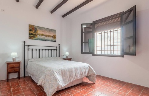 Penaflor House | Look forward to a great panoramic view of the countryside in this comfortable vacation home with poo