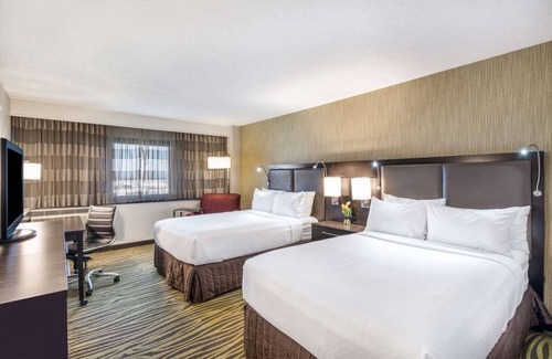 Los Angeles Resort | Look No Further! 4 Posh Units, Near Flight Path Learning Center & Museum