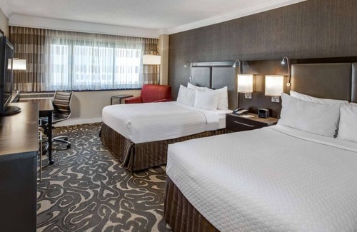 Los Angeles Resort | Look No Further! 4 Posh Units, Near Flight Path Learning Center & Museum