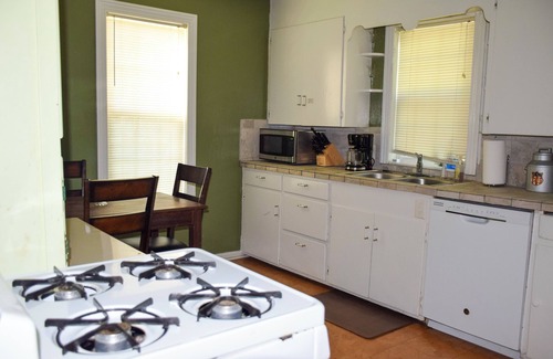 Prairie Grove Cottage | Looking for a cozy home away from home in scenic Northwest Arkansas?