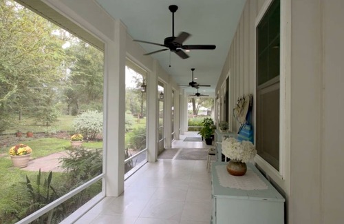 Fellowship House | Looking for something special? Uniquely Beautiful 3-bed house 6 minutes to WEC!