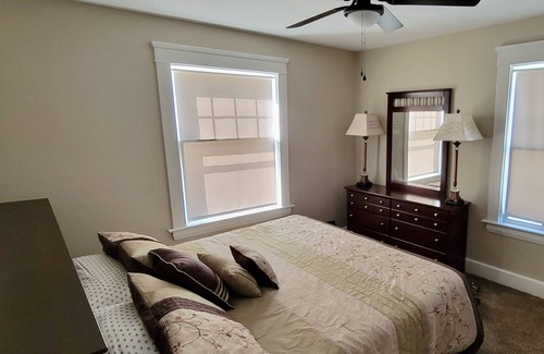 Lorain House | Lorain Lighthouse Beachfront House