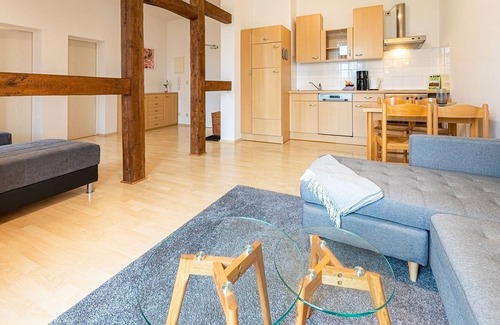 Muritz Apartment | Lord of the castle - Lord of the castle with 2 balconies in the manor house Carolinhof -