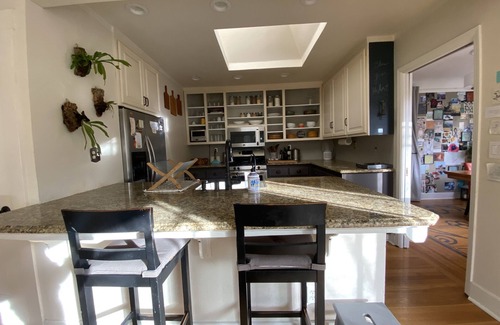 North Los Altos House | Los Altos Craftsman Retreat, 3 Bedrooms/2 Bathrooms, and a Cozy Living Room