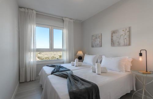 Ayamonte Apartment | Los Camaleones by Ĥ - Playa de los Haraganes HLHC1201P28