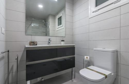 Ayamonte Apartment | Los Camaleones by Ĥ - Playa de los Haraganes HLHC1201P28