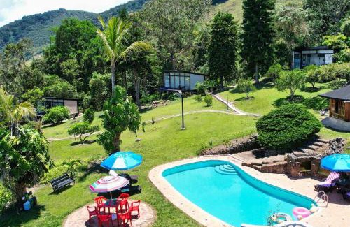 Calima Ski Chalet | Los de Arriba Hotel Cabaña familiar con piscina en Calima