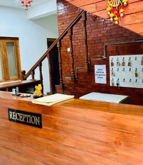 Naukuchiyatal Hotel | Lotus Lake View Inn